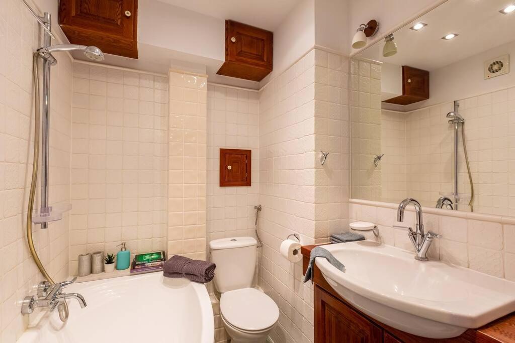 شقة Cozy, Bright, Comfy Studio Next To The Old Town. وارسو المظهر الخارجي الصورة
